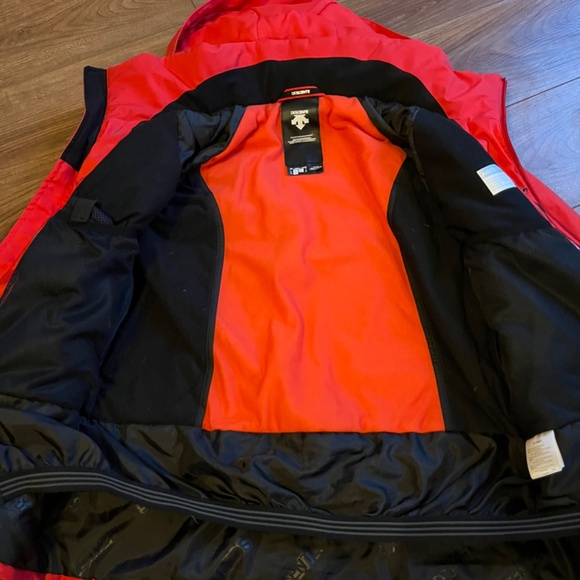 Men’s Descente Synthetically Insulated Ski Jacket - Very Good Used Condition - Picture 8 of 11